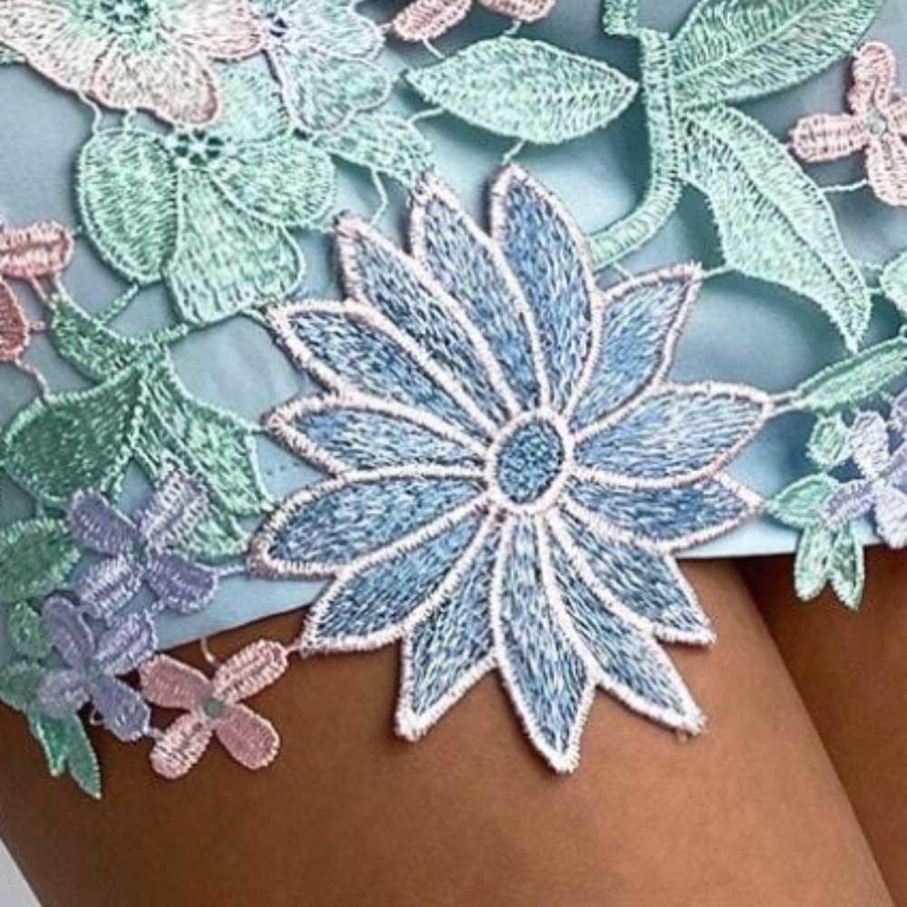 Boho Floral Embroidered High Waisted Mini Skirt - Picture 3 of 4